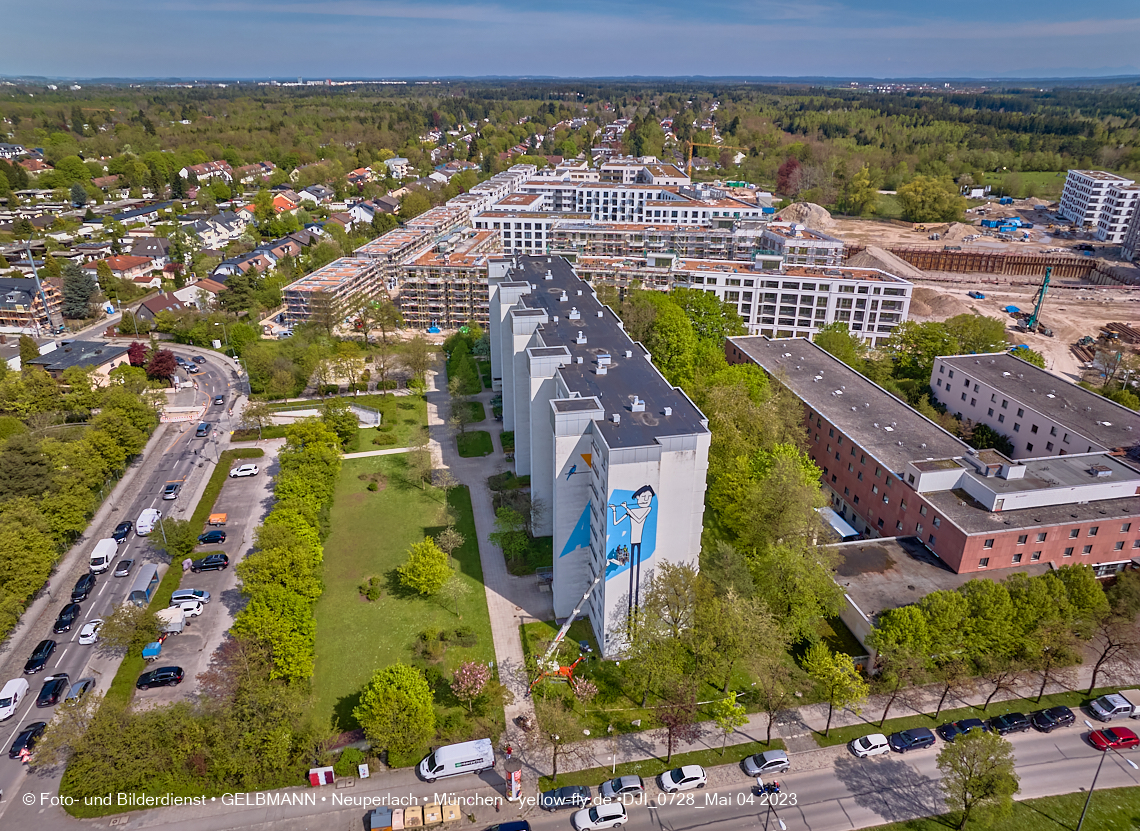 04.05.2023 - Luftbilder vom Alexisqaurtier und Pandion Verde in Neuperlach